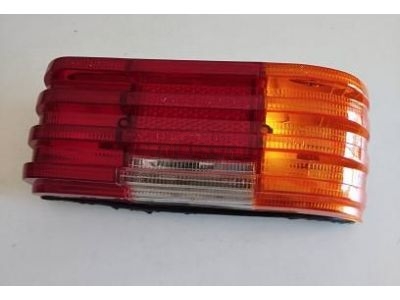 Mercedes-Benz W115 /8 - Farolim traseiro direito