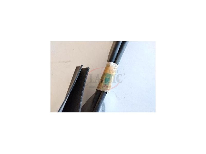 Peugeot 204 / Peugeot 305 - Calha / Perfil em U em borracha para calha vidro