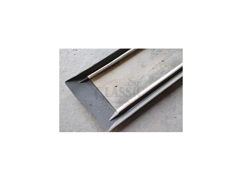 Opel Corsa A - Friso embelezador porta esquerda (1145mm)