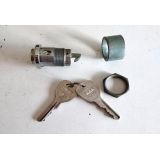 Ford Taunus 12M P6 / Ford Taunus 15M P6 - Canhão / Cilindro de fechadura porta (Com chave)