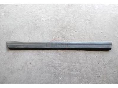 Mercedes-Benz W201 190 - Friso embelezador inferior da porta traseira direita