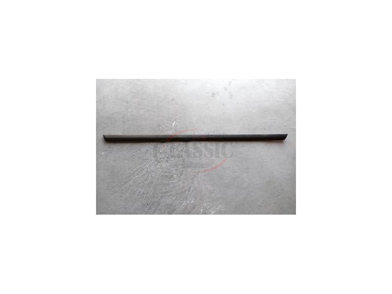 Audi A3 8L1 - Friso embelezador inferior da porta esquerda (1180mm)