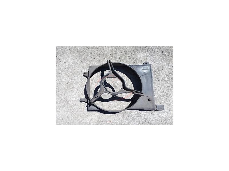 Opel Kadett D - Resguardo de radiador / Suporte termoventilador
