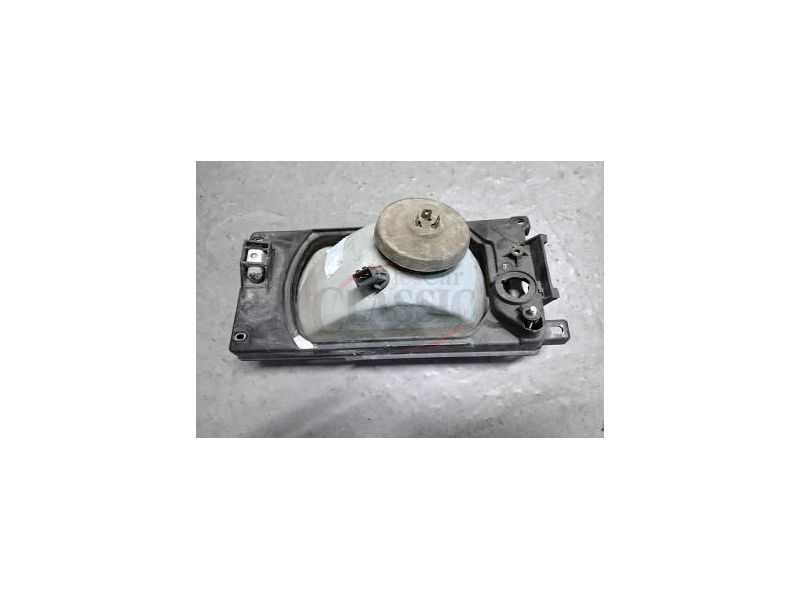 VW Polo II G40 - Farol principal direito H4 (HELLA)