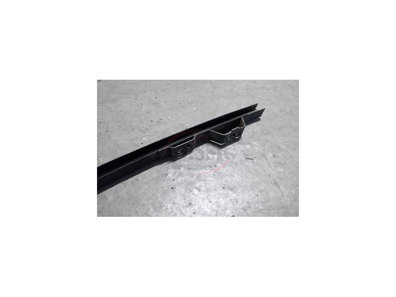 Renault Super 5 - Calha de prumo guia do vidro porta traseira esquerda