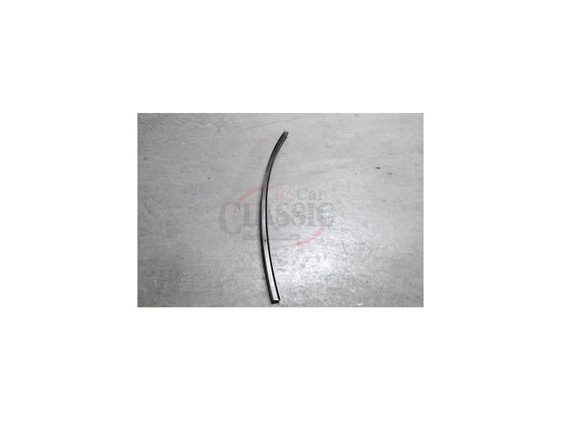 Peugeot 205 / Peugeot 309 - Calha de prumo guia do vidro porta traseira direita