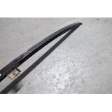 Peugeot 205 / Peugeot 309 - Calha de prumo guia do vidro porta traseira esquerda