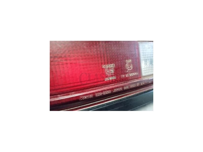Mazda 323 BG - Farolim tras esquerdo (KOITO)