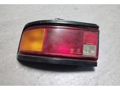 Mazda 323 BG - Farolim tras esquerdo (KOITO)