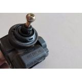 Mitsubishi L200 - Afinador corrector de farol eléctrico (HELLA)