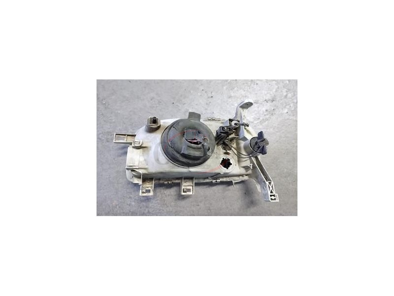 Nissan Micra II K11 - Farol princinpal direito H4 (NISSAN)
