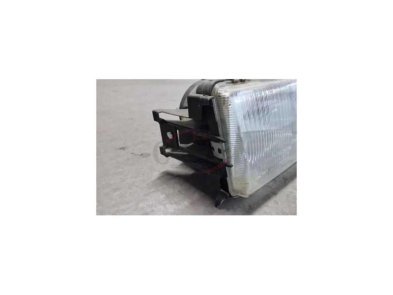 Audi 100 C3 - Farol principal direito H4 (BOSCH)