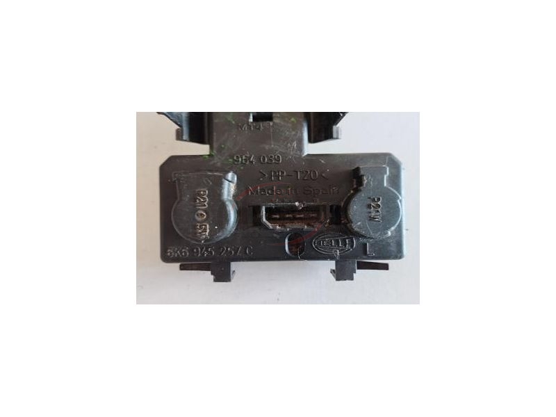 Seat Ibiza II 6k2 - Suporte de lâmpadas farolim tras esquerdo (HELLA)