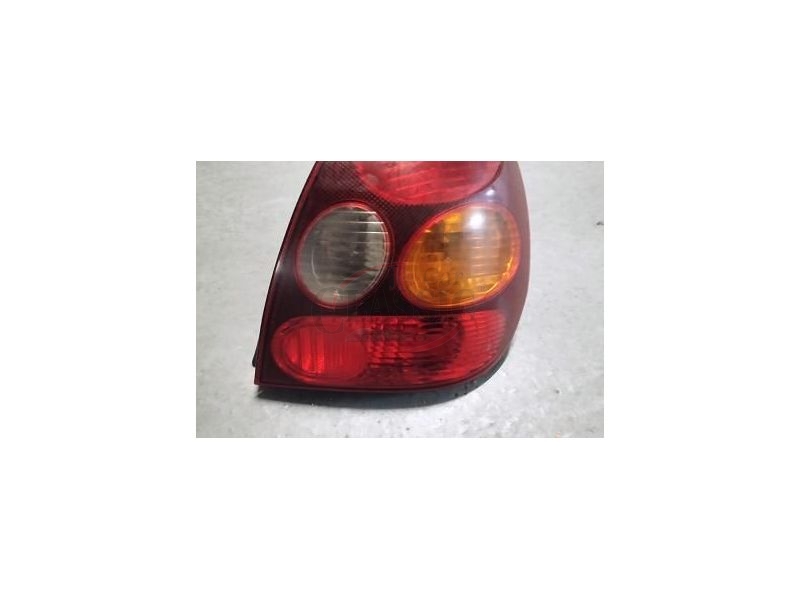 Toyota Corolla VIII - Farolim tras direito (KOITO)