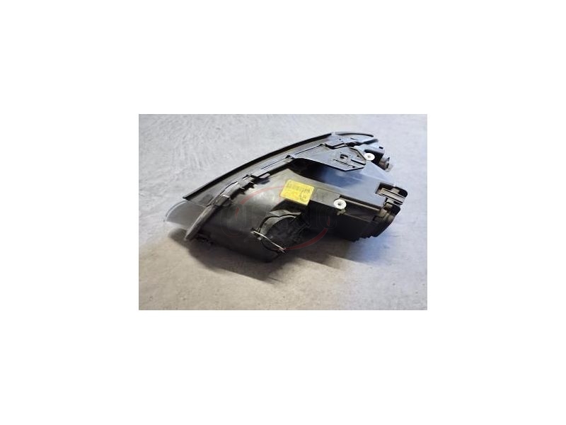 Audi A3 8P / Audi A3 8P Sportback - Farol principal direito H7 (AL)