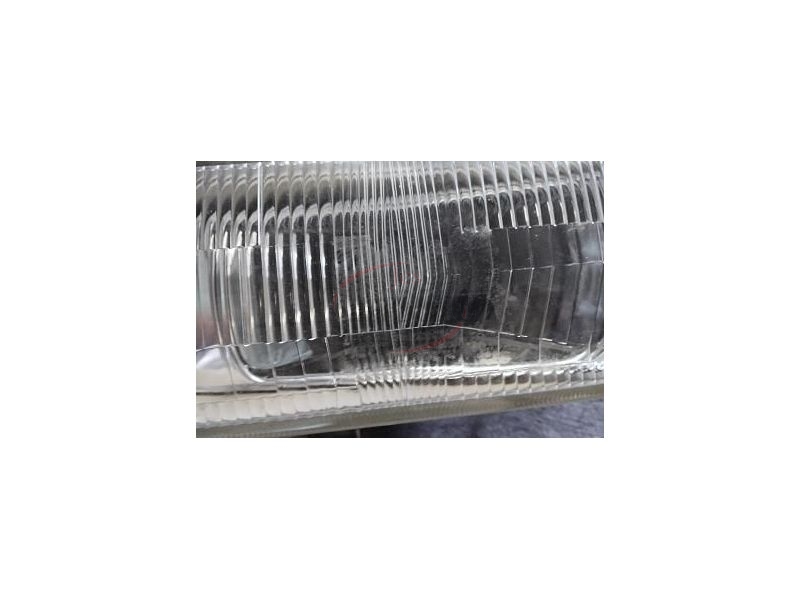 Nissan Bluebird - Farol principal esquerdo H4 (IKI)