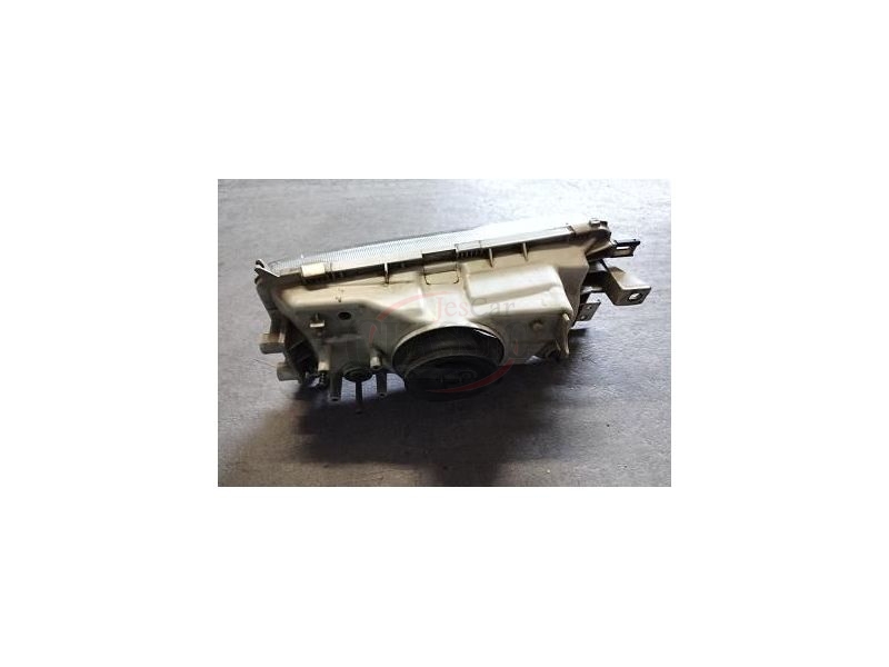 Nissan Bluebird - Farol principal esquerdo H4 (IKI)