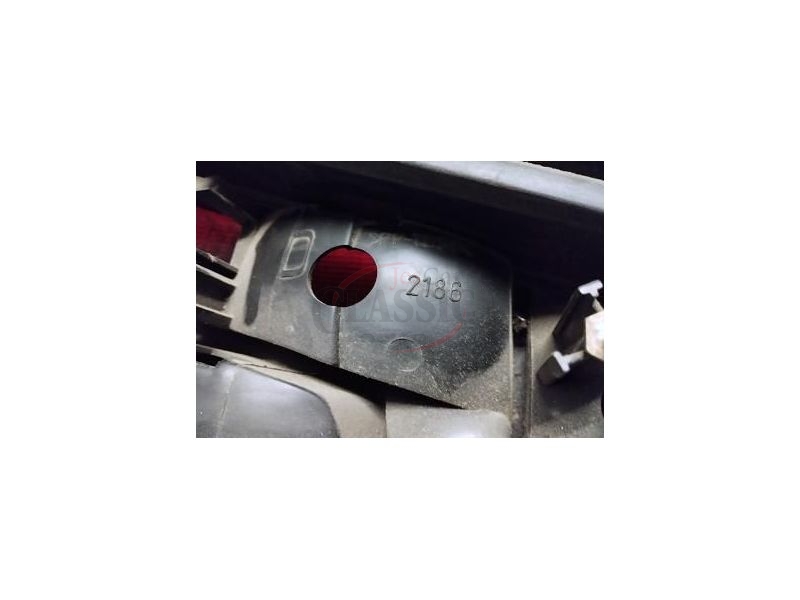 Peugeot 106 I - Farolim traseiro direito (VALEO)