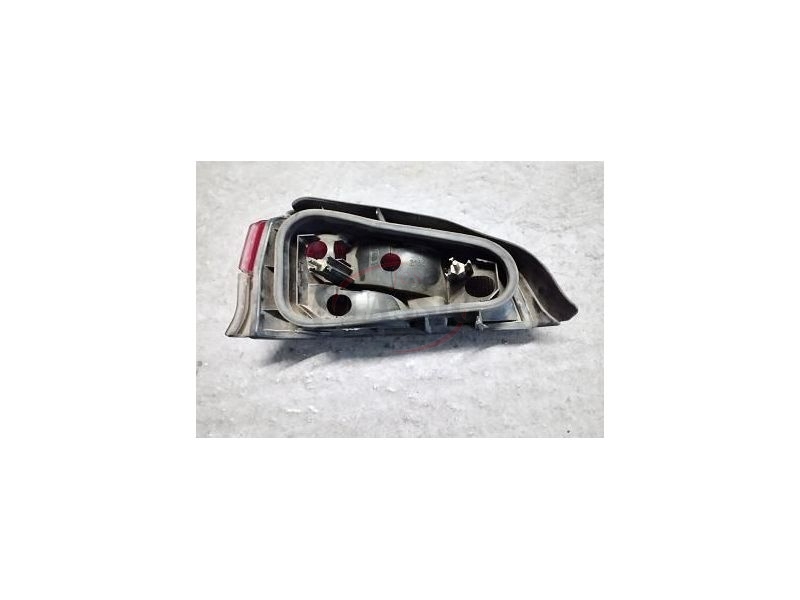 Peugeot 106 I - Farolim traseiro direito (VALEO)