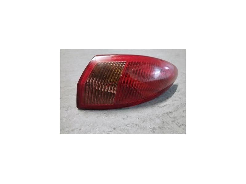 Alfa Romeo 147 - Farolim traseiro direito exterior (OLSA)