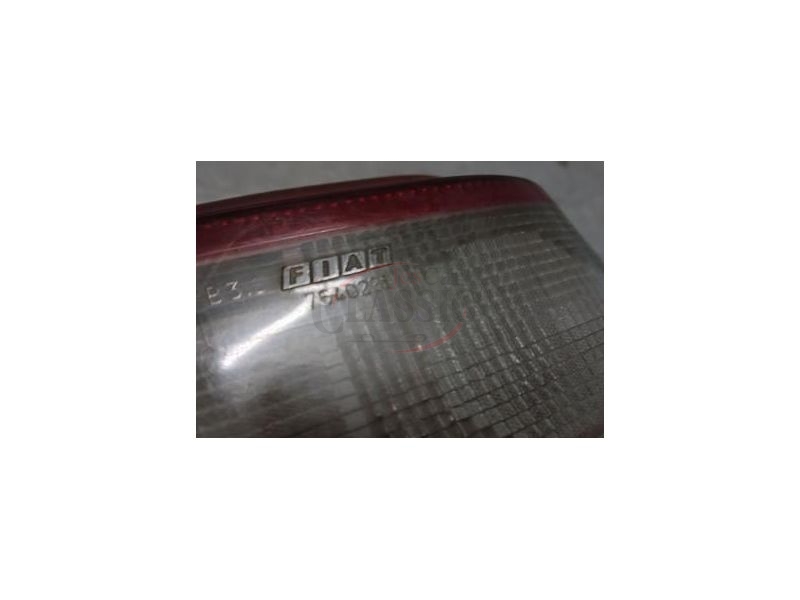 Fiat Uno II - Vidro de farolim traseiro direito (FIAT)