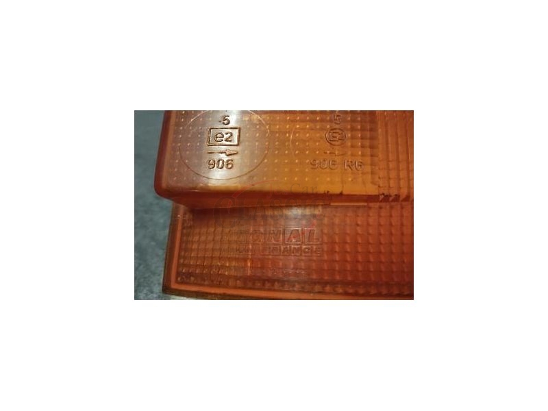 Volvo Serie F - Farolim frente direito (VOLVO - VIGNAL)