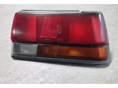 Nissan Sunny III N13 - Farolim traseiro direito (IKI)