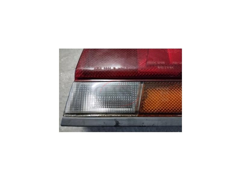 Nissan Sunny III N13 - Farolim traseiro direito (IKI)