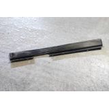 Mercedes-Benz W123 - Guarnição de passa-fios frente esquerda