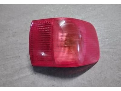 Audi 80 B4 - Farolim traseiro exterior direito (HELLA)