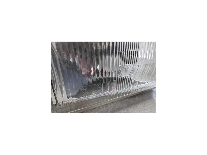 Toyota Corolla IV KE70 - Farol principal esquerdo (KOITO)