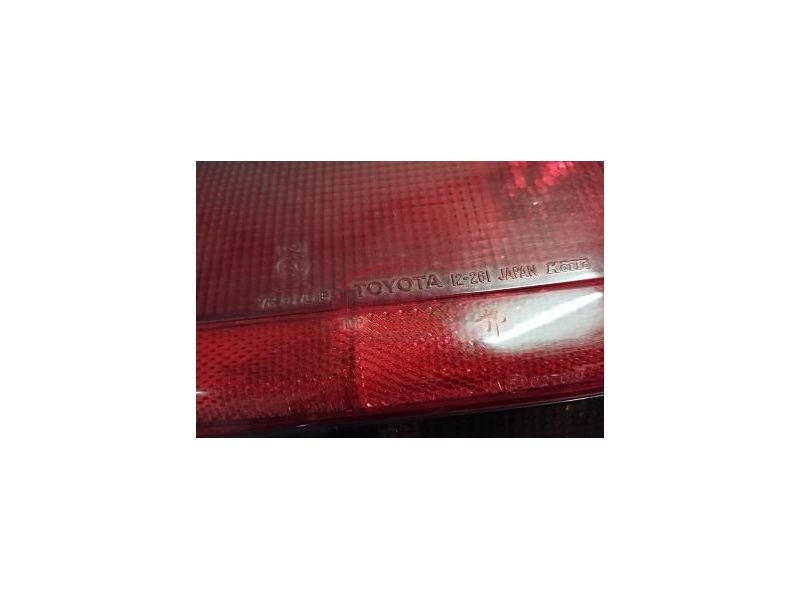 Toyota Corolla VI EE90 - Farolim traseiro direito (KOITO)