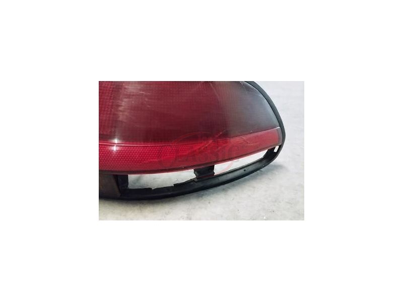 Toyota Corolla VI EE90 - Farolim traseiro direito (KOITO)