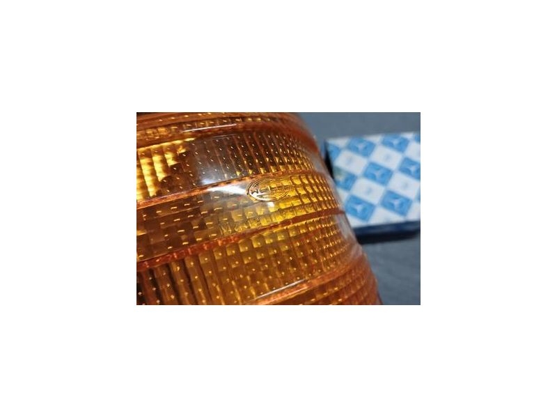 Mercedes-Benz 207 D - 410 (T1) - Farolim frente direito (HELLA)