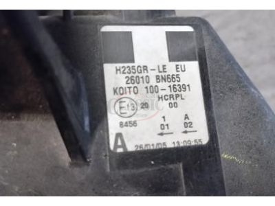 Nissan Almera II N16 - Farol principal direito (KOITO)