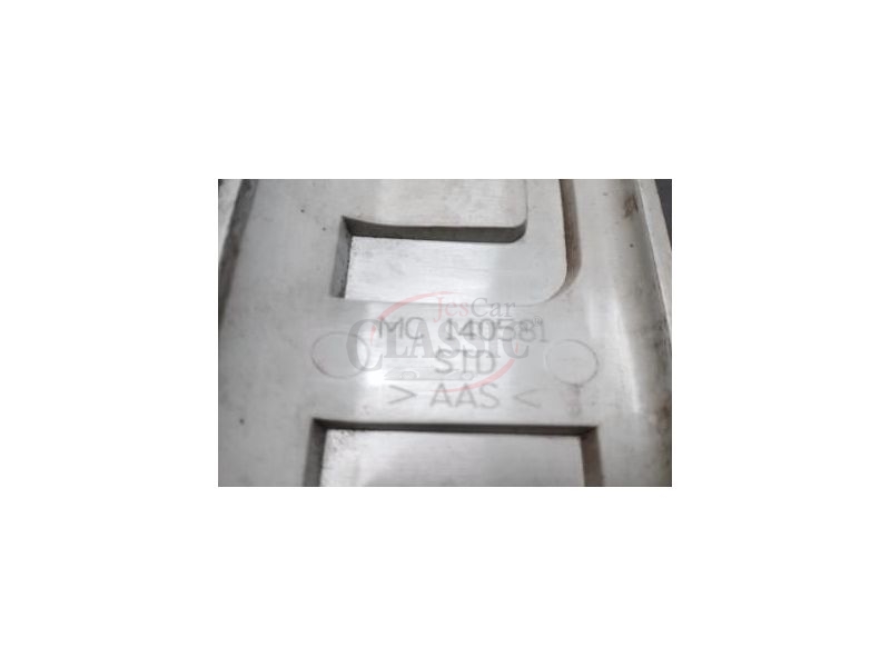 Mitsubishi Canter FE531 / Mitsubishi Canter FE659 - Emblema frente