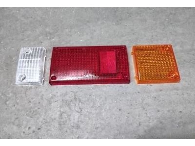 Nissan Cabstar F22 / Nissan D21 Pick-up - Vidro farolim tras direito / esquerdo