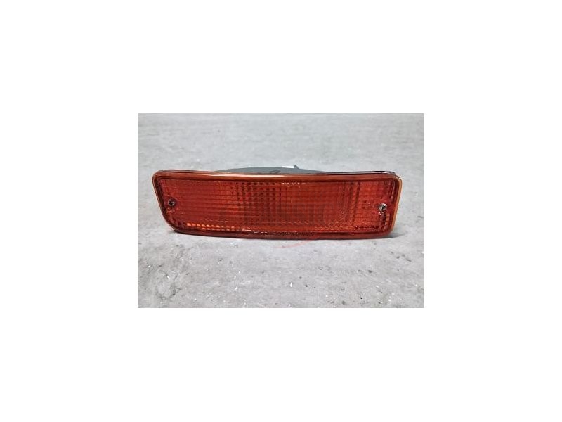 Toyota Hilux III LN85 - Farolim frente direito