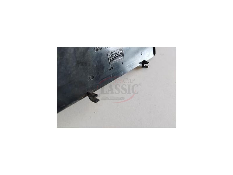 VW Caddy II / VW Polo III - Tampa de acabamento do resguardo de coluna direcção (superior)