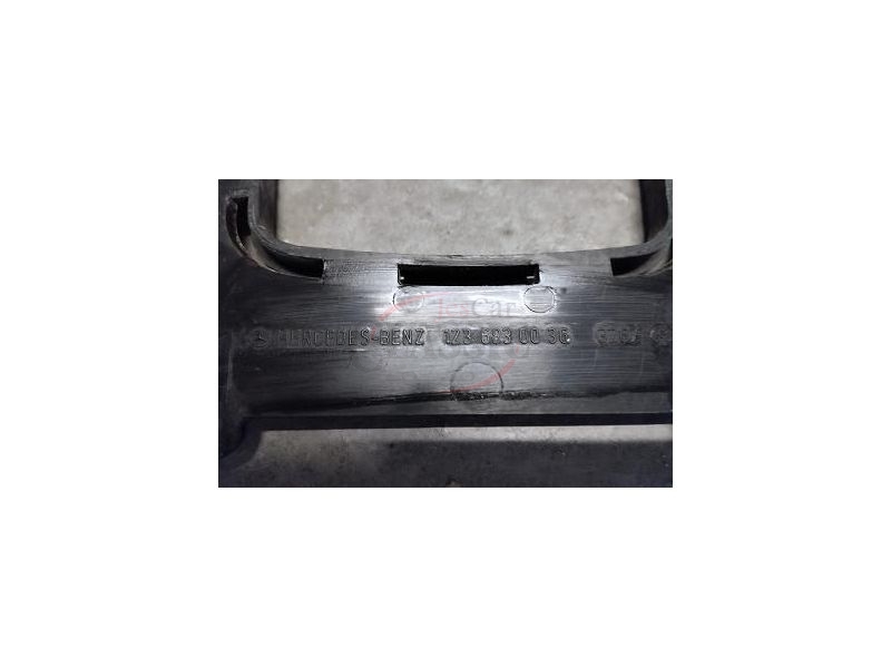 Mercedes-Benz W123 - Guarnição da consola central e alavanca