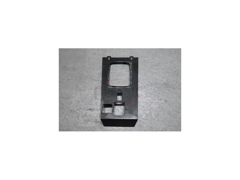 Mercedes-Benz W123 - Guarnição da consola central e alavanca