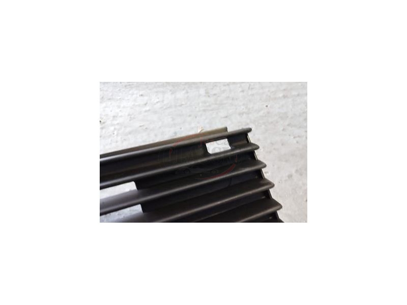 Fiat Uno I - Grelha principal