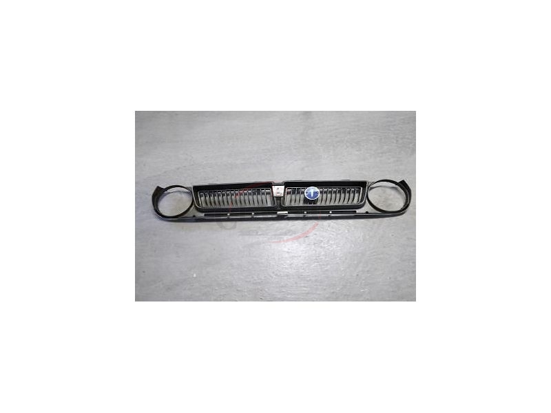 Toyota Corolla III KE30 - Grelha principal