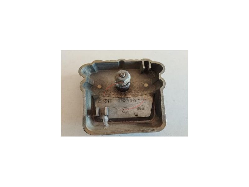 Toyota Corolla III KE30 - Emblema principal