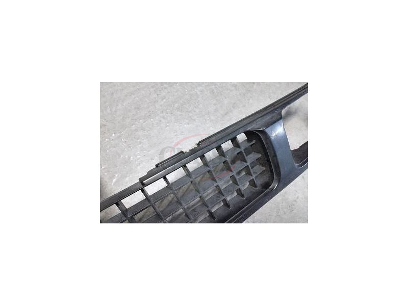 Isuzu Brava - Grelha principal