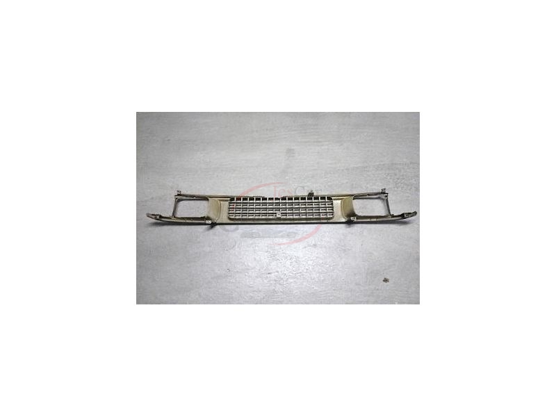 Isuzu Brava - Grelha principal