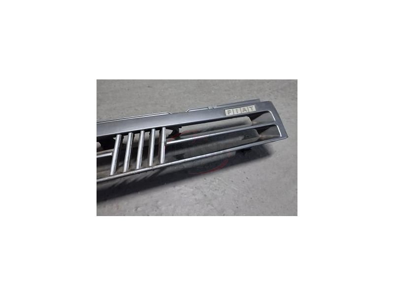 Fiat Uno II - Grelha principal