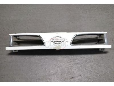 Nissan Primera P10 - Grelha principal (Fase II)