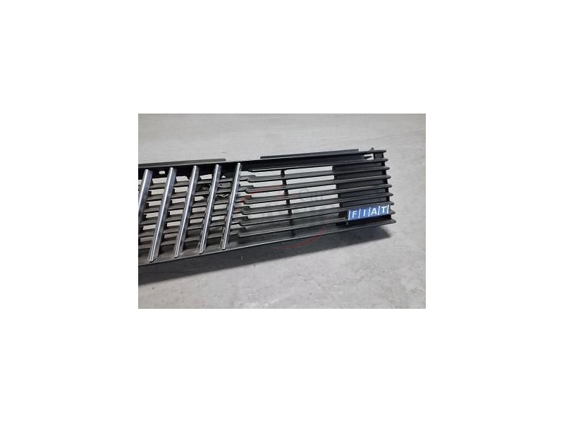 Fiat Uno I - Grelha principal