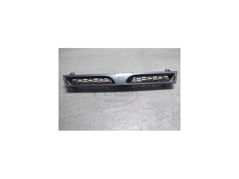 Nissan Sunny N14 - Grelha principal